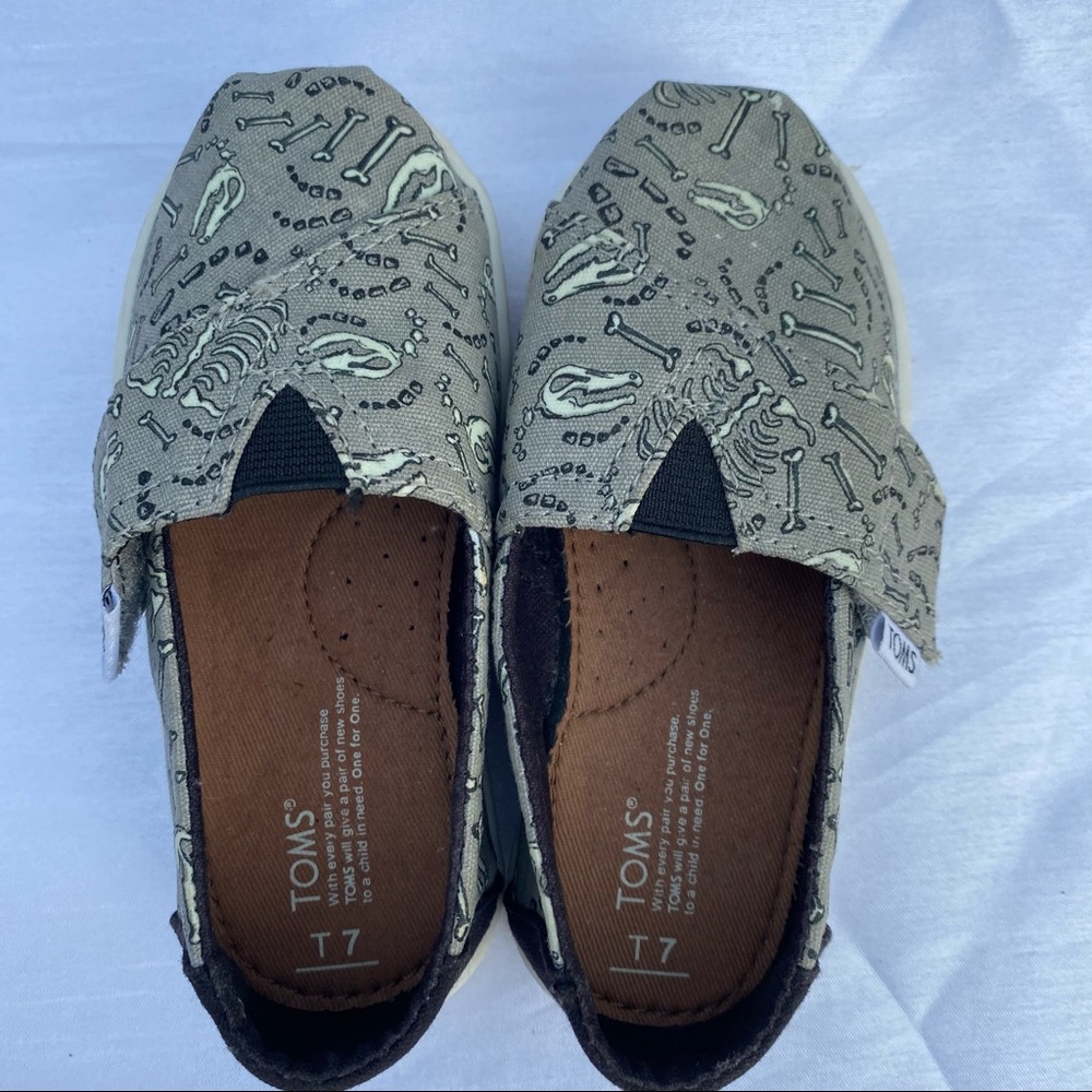 Toms